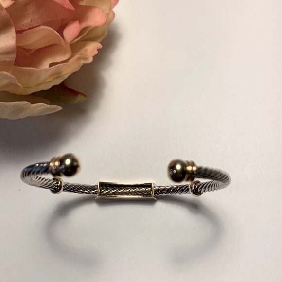 Two tone Bracelet with clear stones - Picture 4 of 9